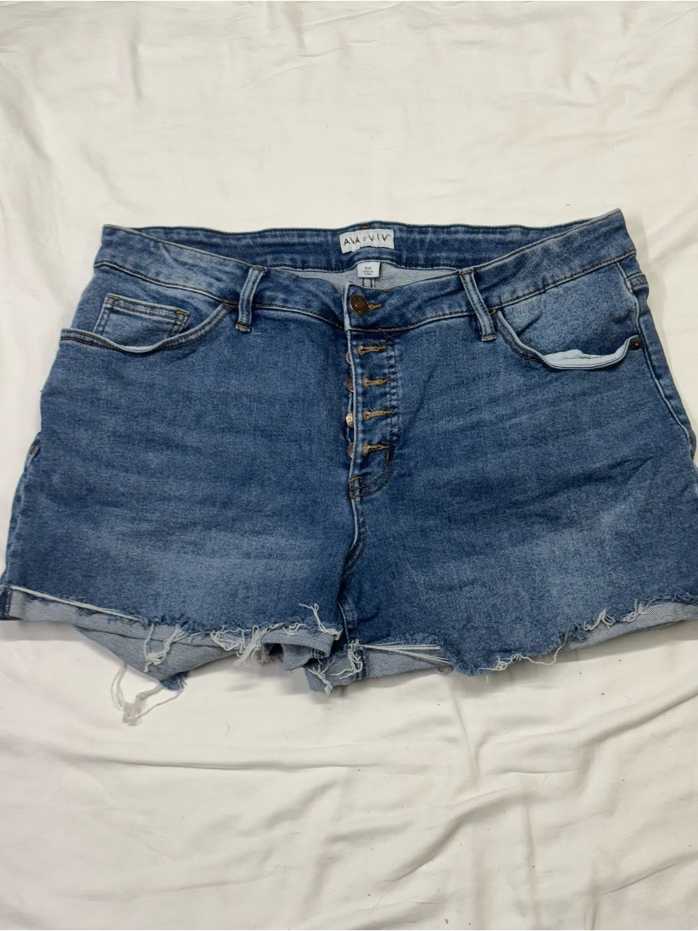 Ava & Viv Medium Blue Denim High-Rise Button-Front Shorts
